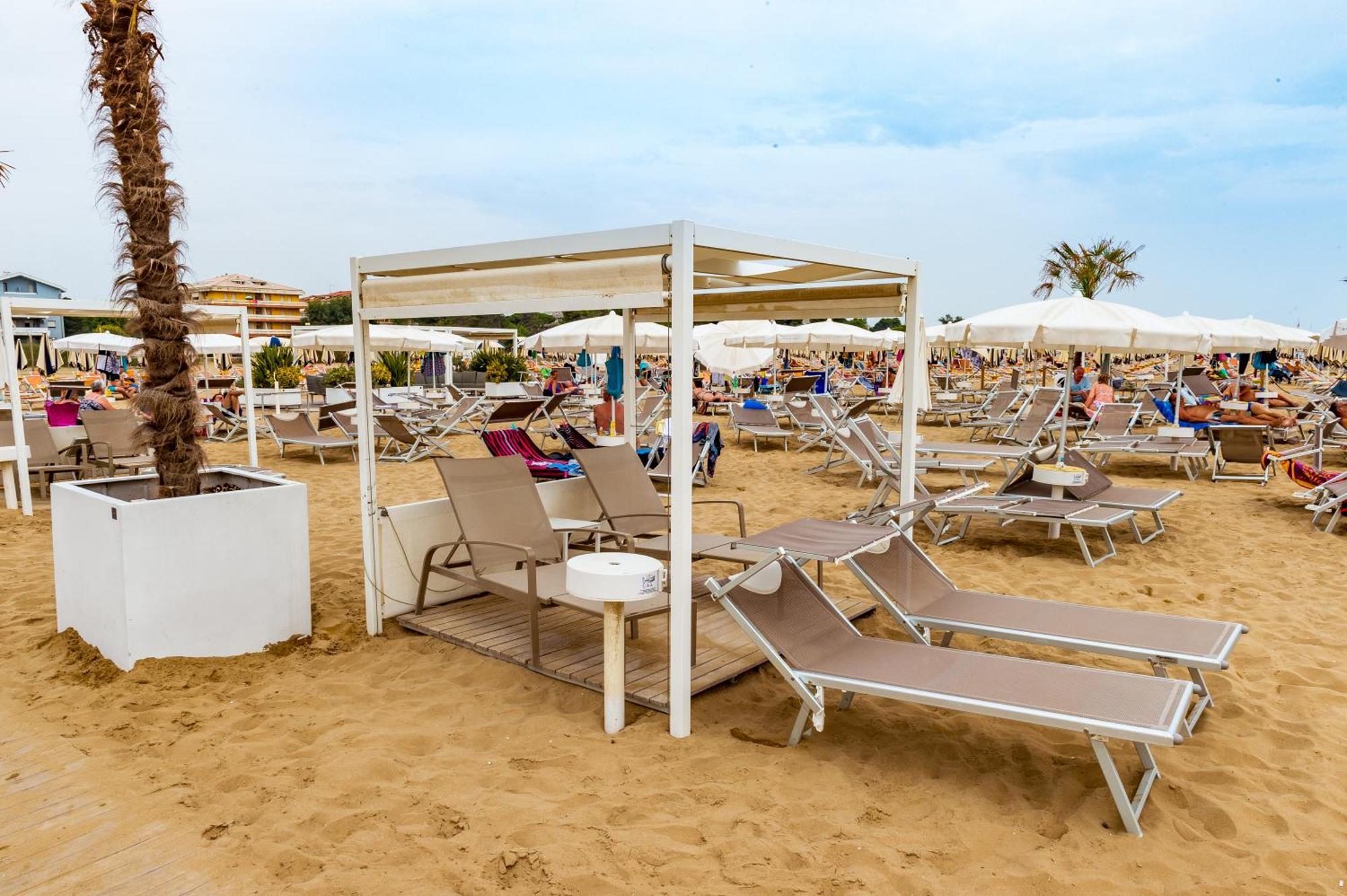 Hotel Mayer Bibione Kültér fotó
