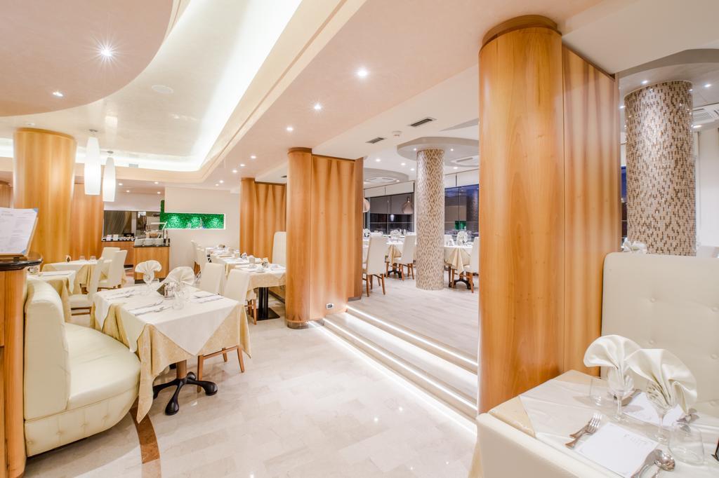 Hotel Mayer Bibione Kültér fotó