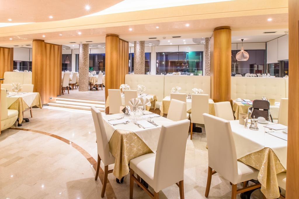 Hotel Mayer Bibione Kültér fotó