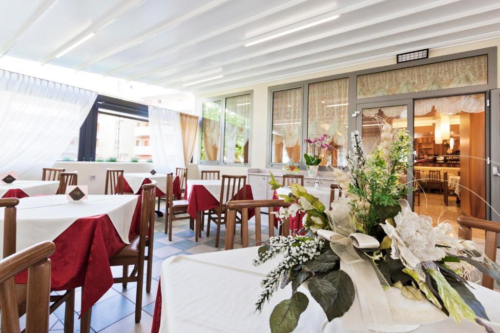 Hotel Mayer Bibione Kültér fotó